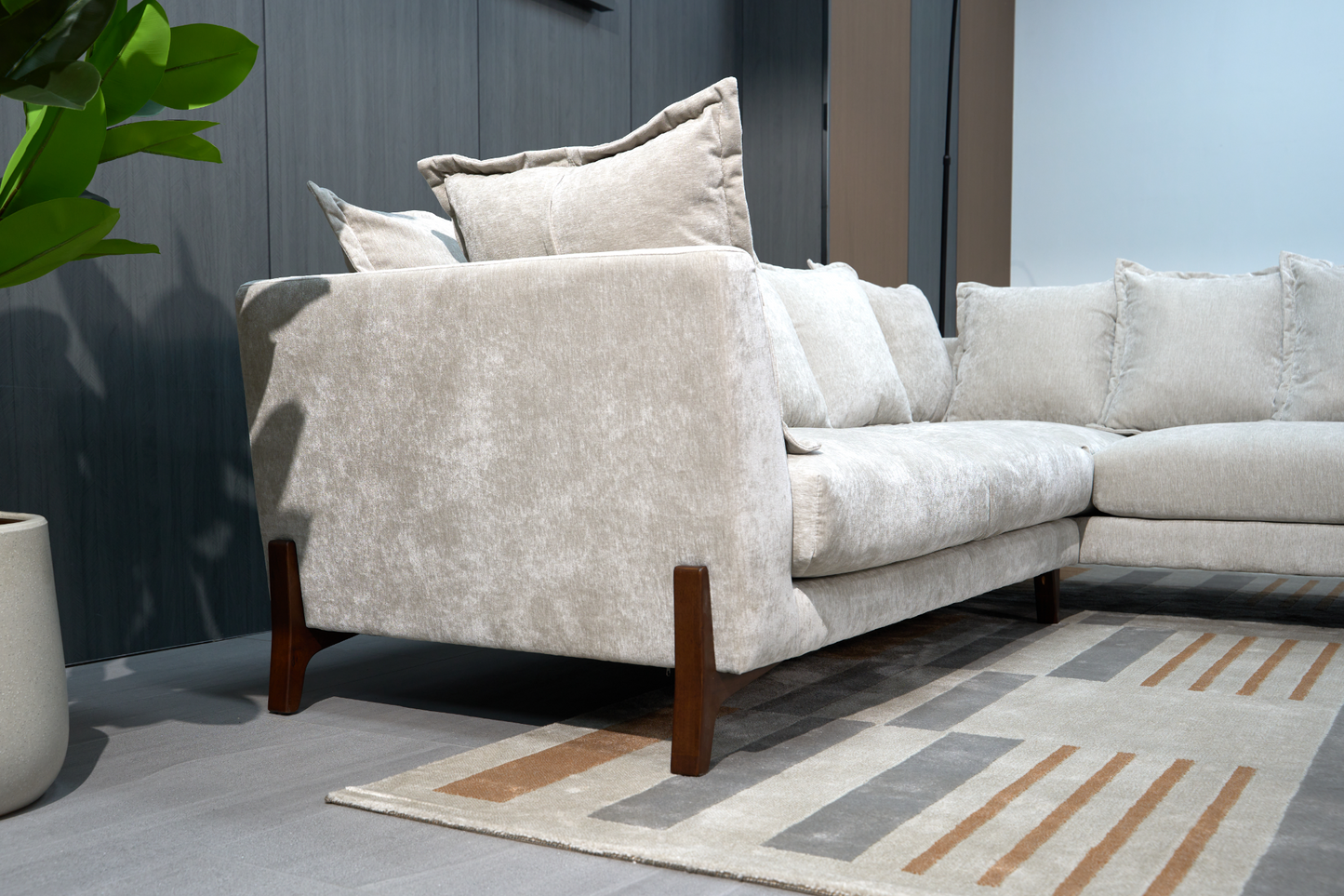 Victoria Corner Suite